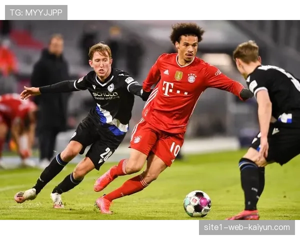 德甲争冠格局渐明 拜仁稳健防守与快速进攻主导赛季